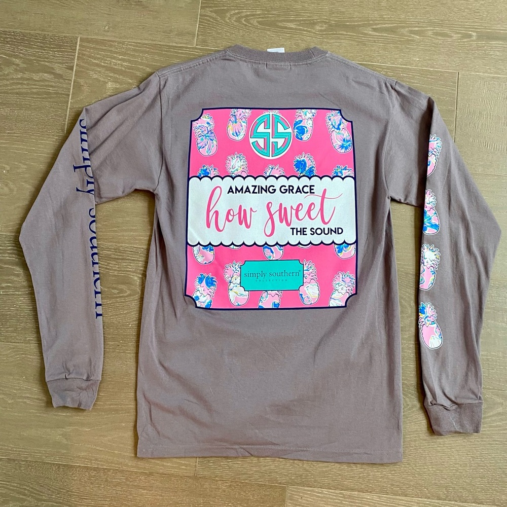 Simply Southern Women’s long sleeve T-shirt. Size small